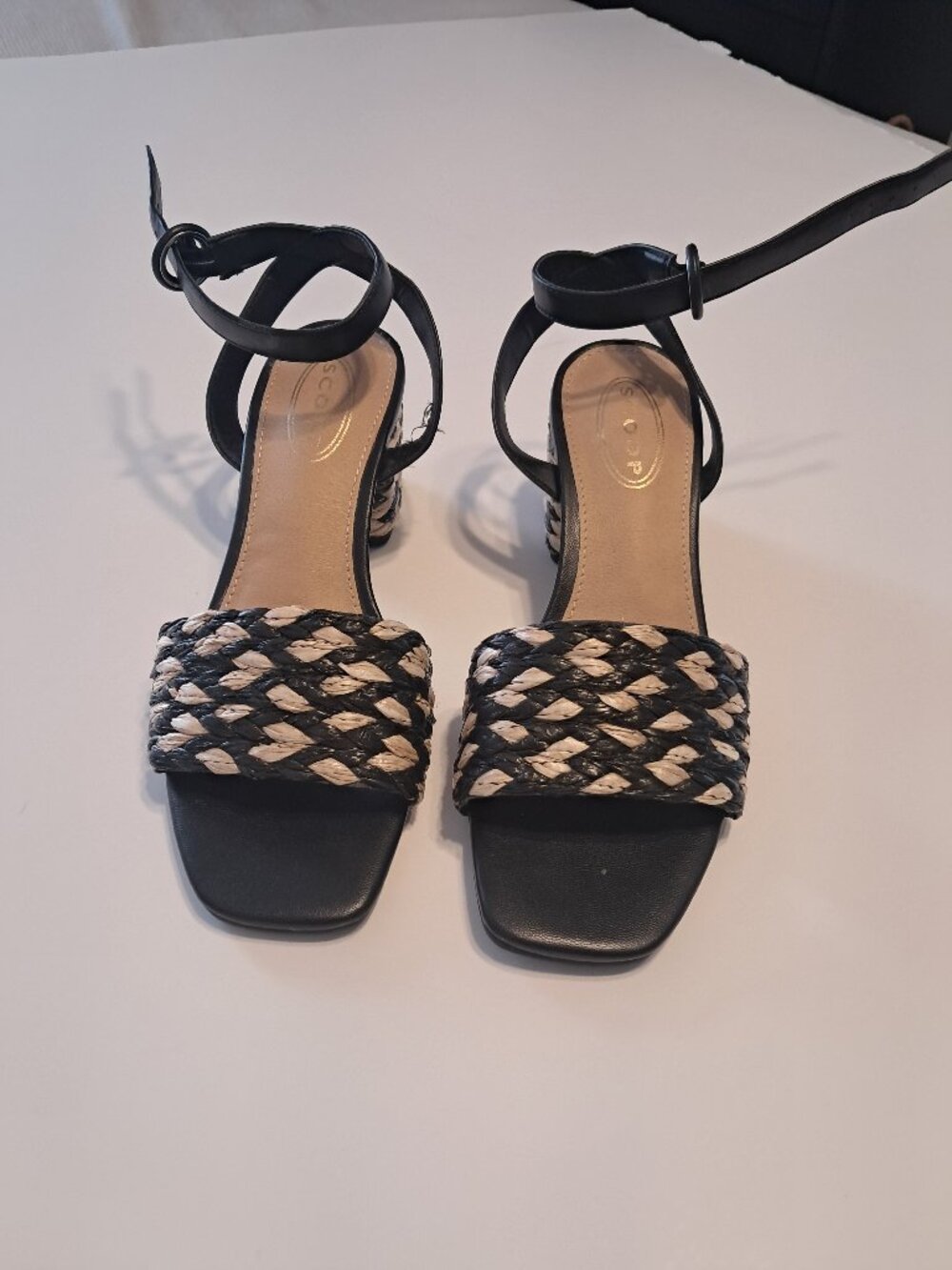 Women's Scoop brand size 7 black/tan raffia sandals
